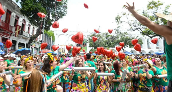 Riotur divulga lista dos blocos de rua do Carnaval 2018 - Notícias - R7 Rio  de Janeiro